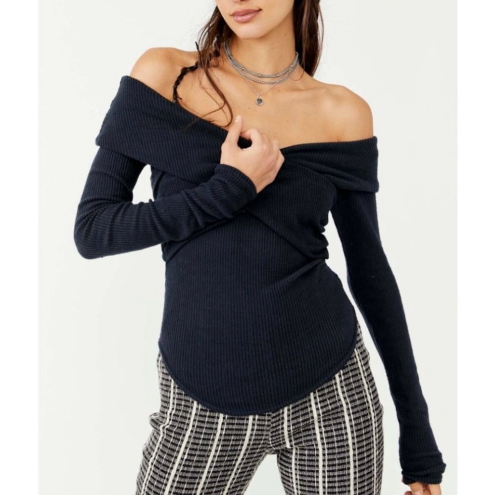 Free people off the shoulder top - Picture 5 of 13